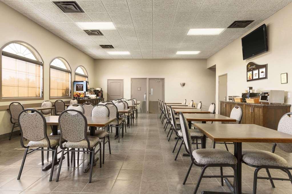 Coast Swift Current Hotel מראה חיצוני תמונה