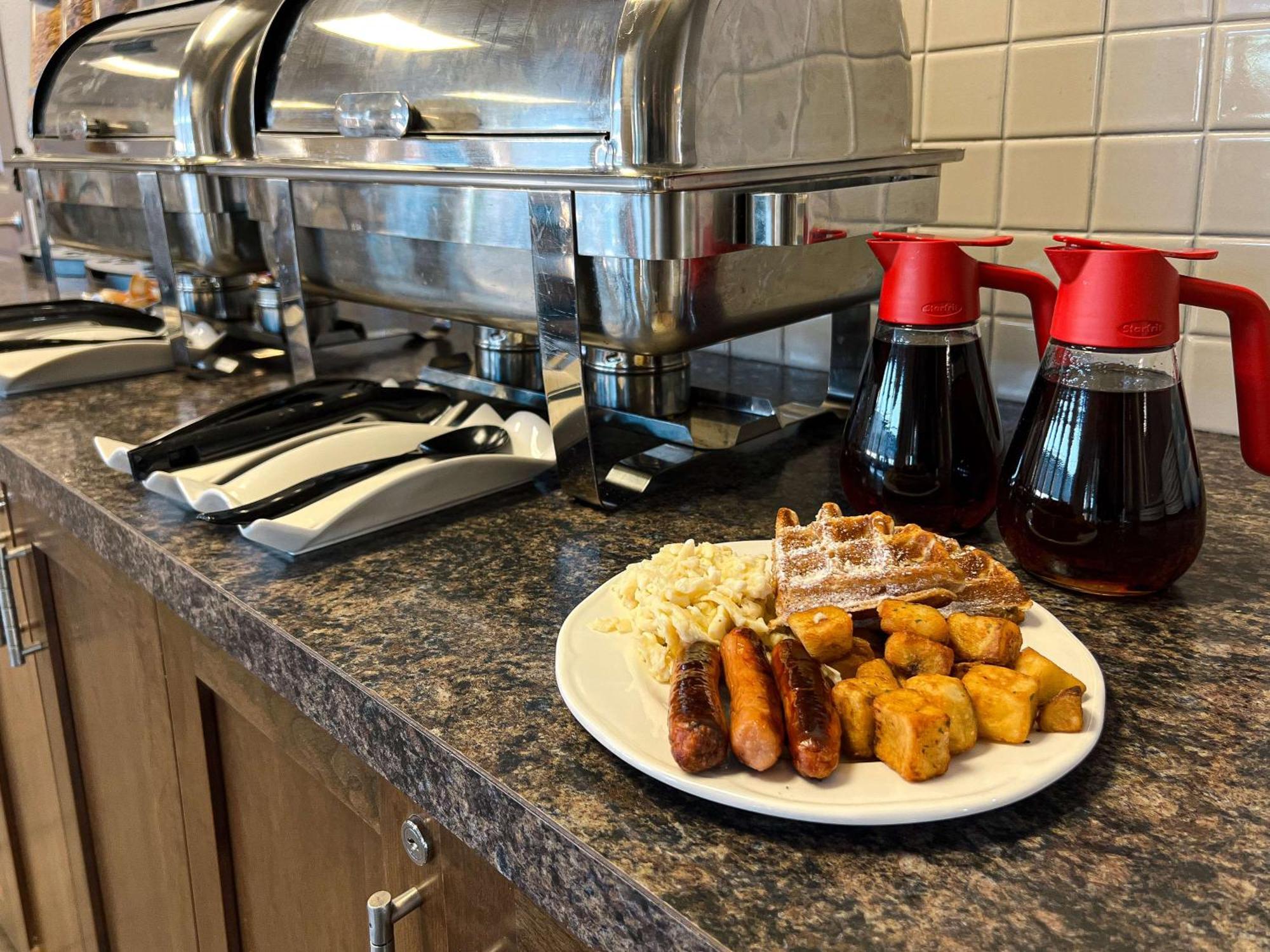 Coast Swift Current Hotel מראה חיצוני תמונה